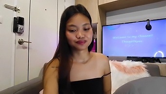 Drażniący Film Przed Streamowaniem Mojej Mokrej Waginy Na Kamerce Internetowej - Abby2634