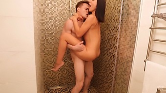 Amateur Guy Gets Surprised By Blowjob In The Shower