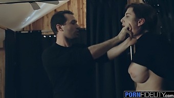 Ivy Labelle Takes It All In Rough Sex Scene