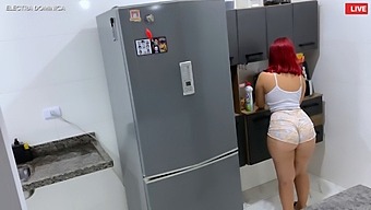 Hired A Maid With A Big Butt And Got Turned On By Her Shorts, Didn'T Control Myself